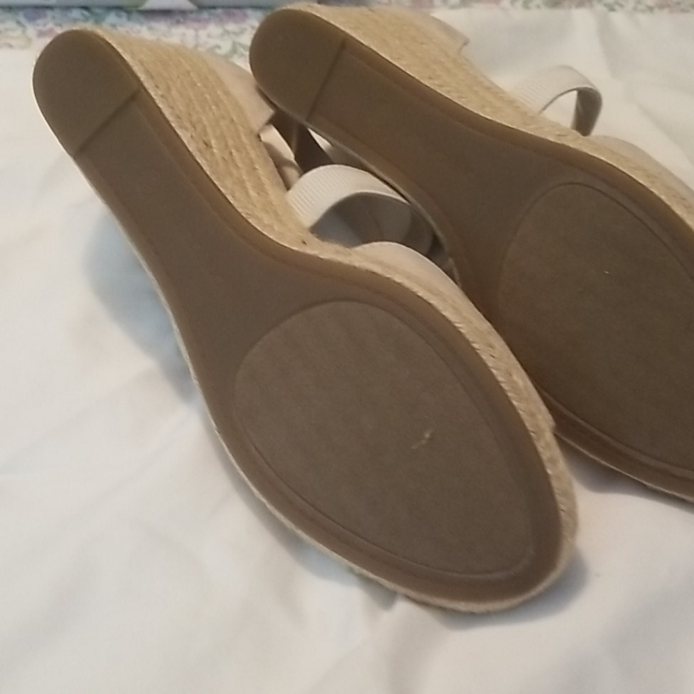 NWT BEIGE wedges in box - Picture 3 of 4